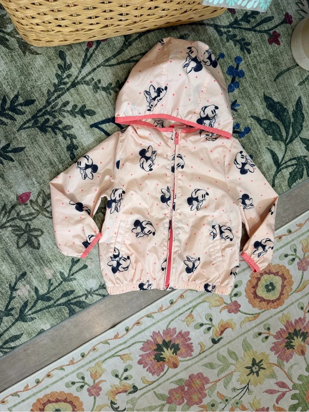 Gap Minnie Mouse Windbuster Size 4T Toddler girls Light Jacket Gap Disney Rain